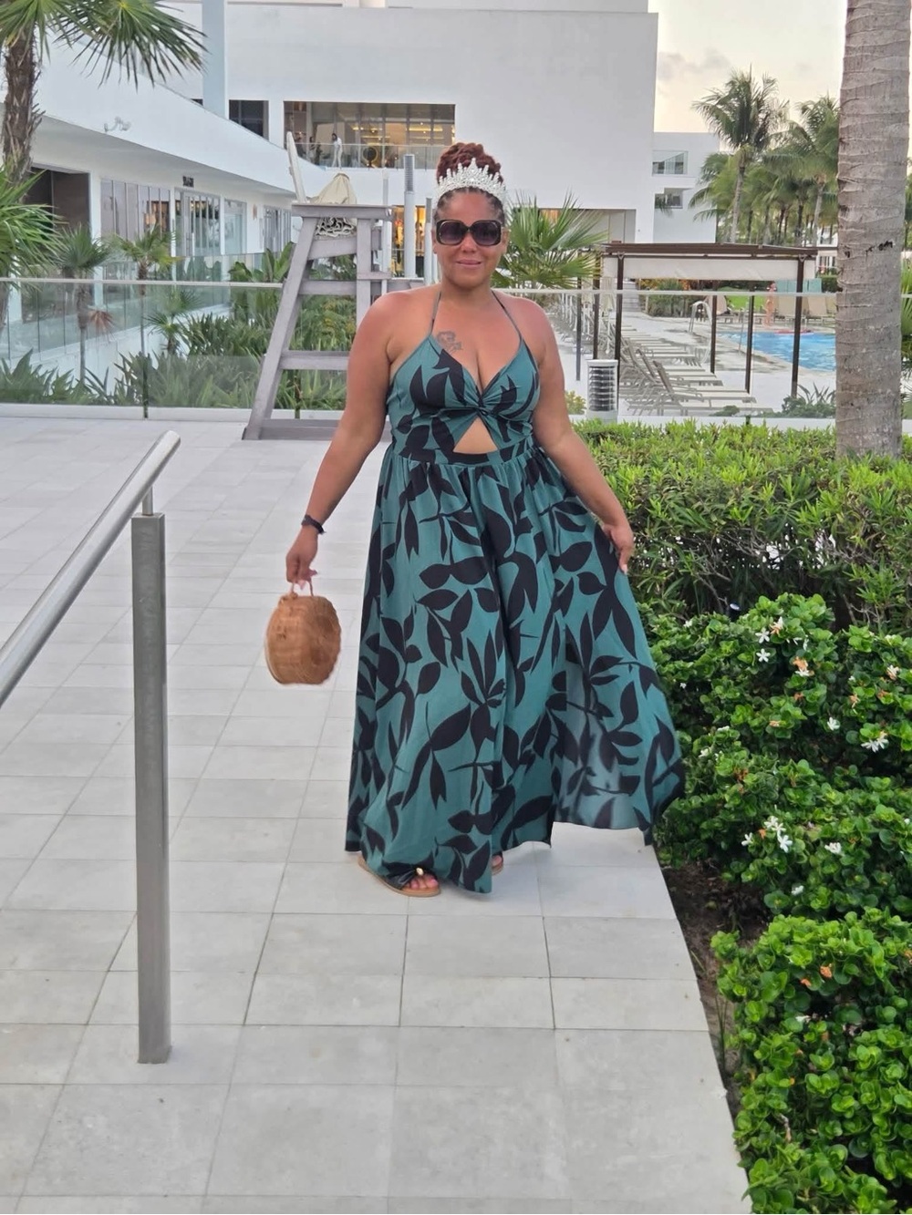 Sleeveless Teal Leaf-Print Maxi Dress with Cutout